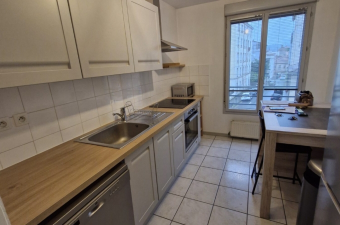 Bel appartement récent T2