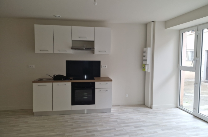 Appartement T3 entièrement rénové en rdc