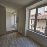Appartement T3 entièrement rénové au 1er étage