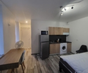 Joli studio Meublé