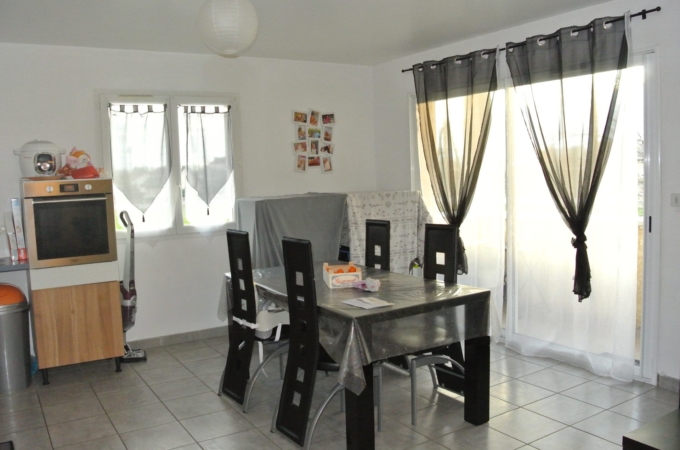 APPARTEMENT T3 RECENT AVEC TERRASSE