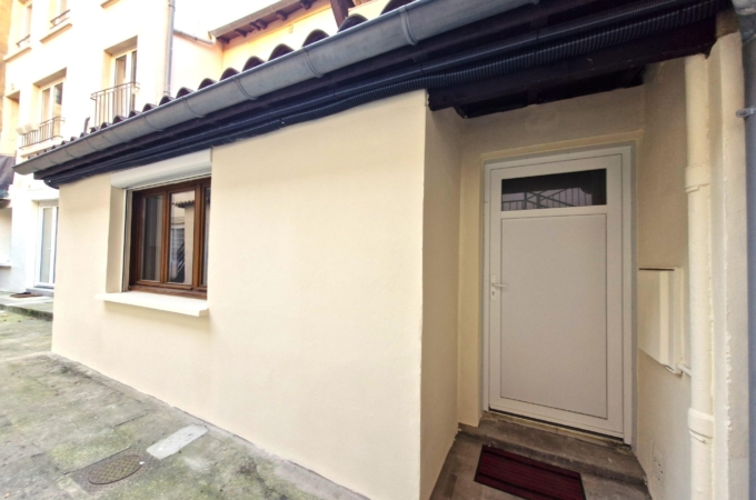 Appartement T3 Bis rénové en duplex au 1er étage Appartement T3 Bis rénové en duplex au 1er étage