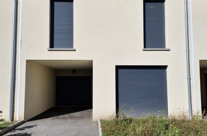 Jolie maison récente mitoyenne T4 de 88 m² Jolie maison récente mitoyenne T4 de 88 m²