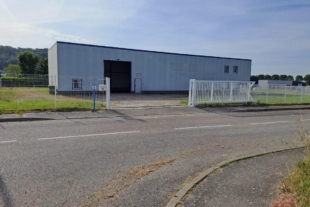Grand local industriel de 450 m² à louer