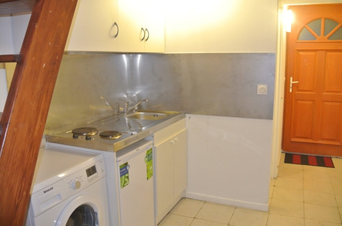 Studio meublé de 19 m² (loi carrez 26 m²) Studio meublé de 19 m² (loi carrez 26 m²)