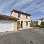 Maison mitoyenne de 92 m² rénovée avec jardin