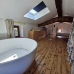 Jolie maison rénovée en pierres au calme T3 bis de 105 m²