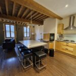 Loft spacieux entièrement meublé en centre-ville