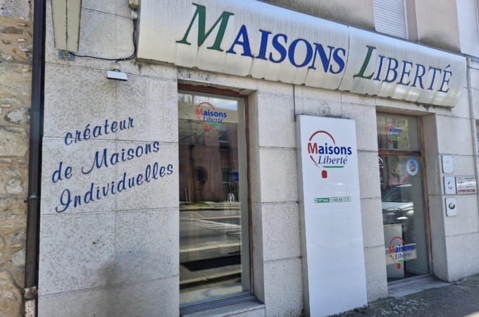 Local commercial de 31 m² vitrine sur rue Local commercial de 31 m² vitrine sur rue