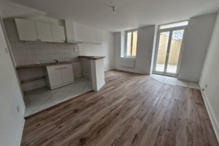 Appartement T1 en rez de chaussée avec terrasse Appartement T1 en rez de chaussée avec terrasse