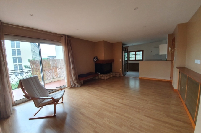 Appartement T4 de 90 m² terrasse et parking