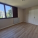 Appartement T4 de 80 m² rénové situé au 4ᵉ étage.