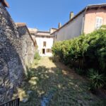 Maison de village rénovée T5 de 172 m² avec jardin