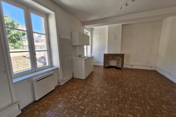 Appartement T2 de 50 m² au 1er étage Appartement T2 de 50 m² au 1er étage