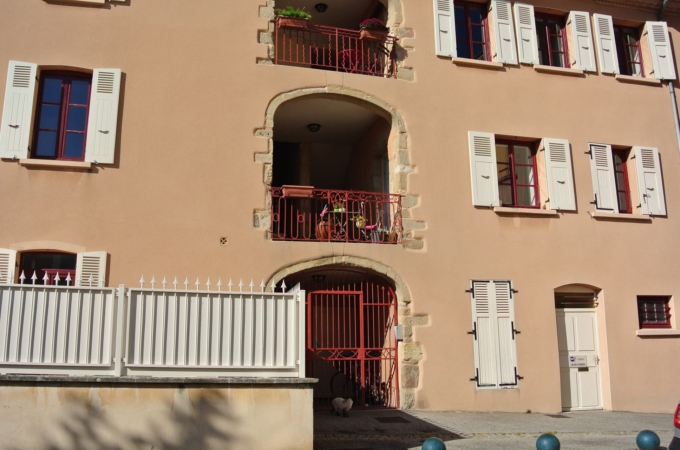 Bel appartement T3 de 85 m² rénové Bel appartement T3 de 85 m² rénové